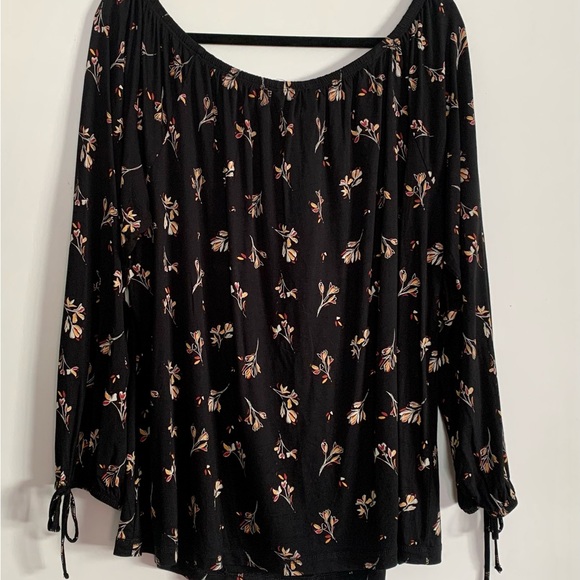 062 MICHEL STUIDO black floral top - Picture 2 of 4